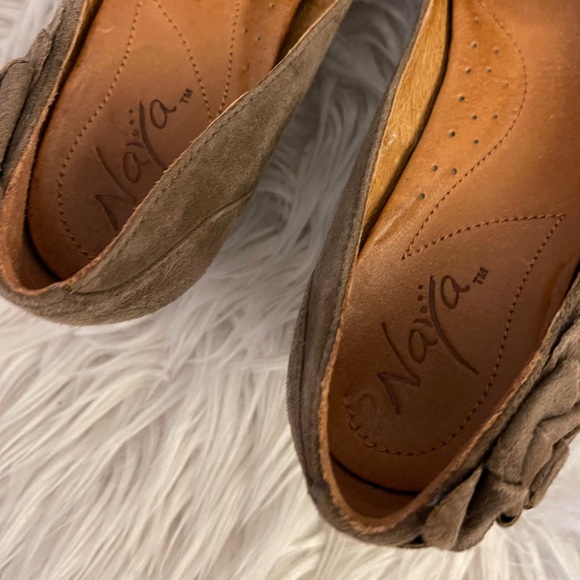 Anthropologie | Taupe suede | Naya Bakula heel - Picture 14 of 15